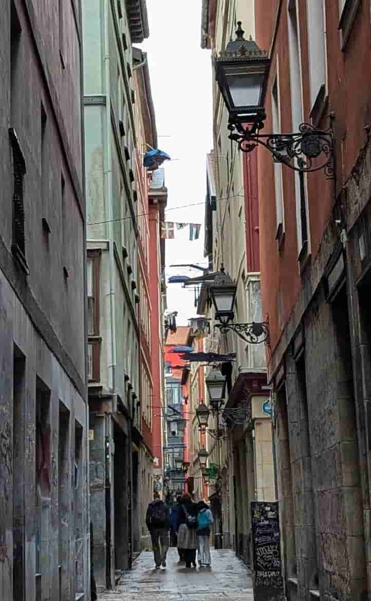 Tall/portrait view of an alley in Casco Viejo.