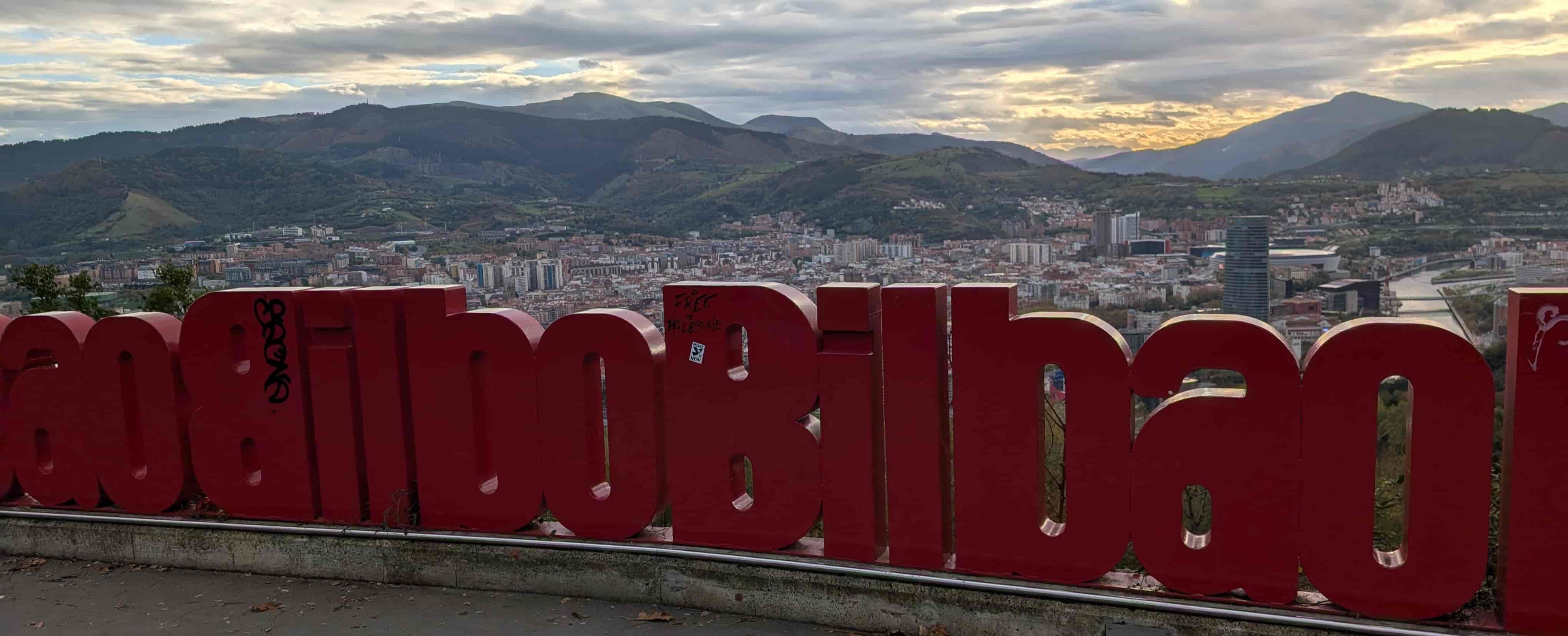 The "Bilbao" railing surrounding the Artxanda viewpoint, overlooking the city.