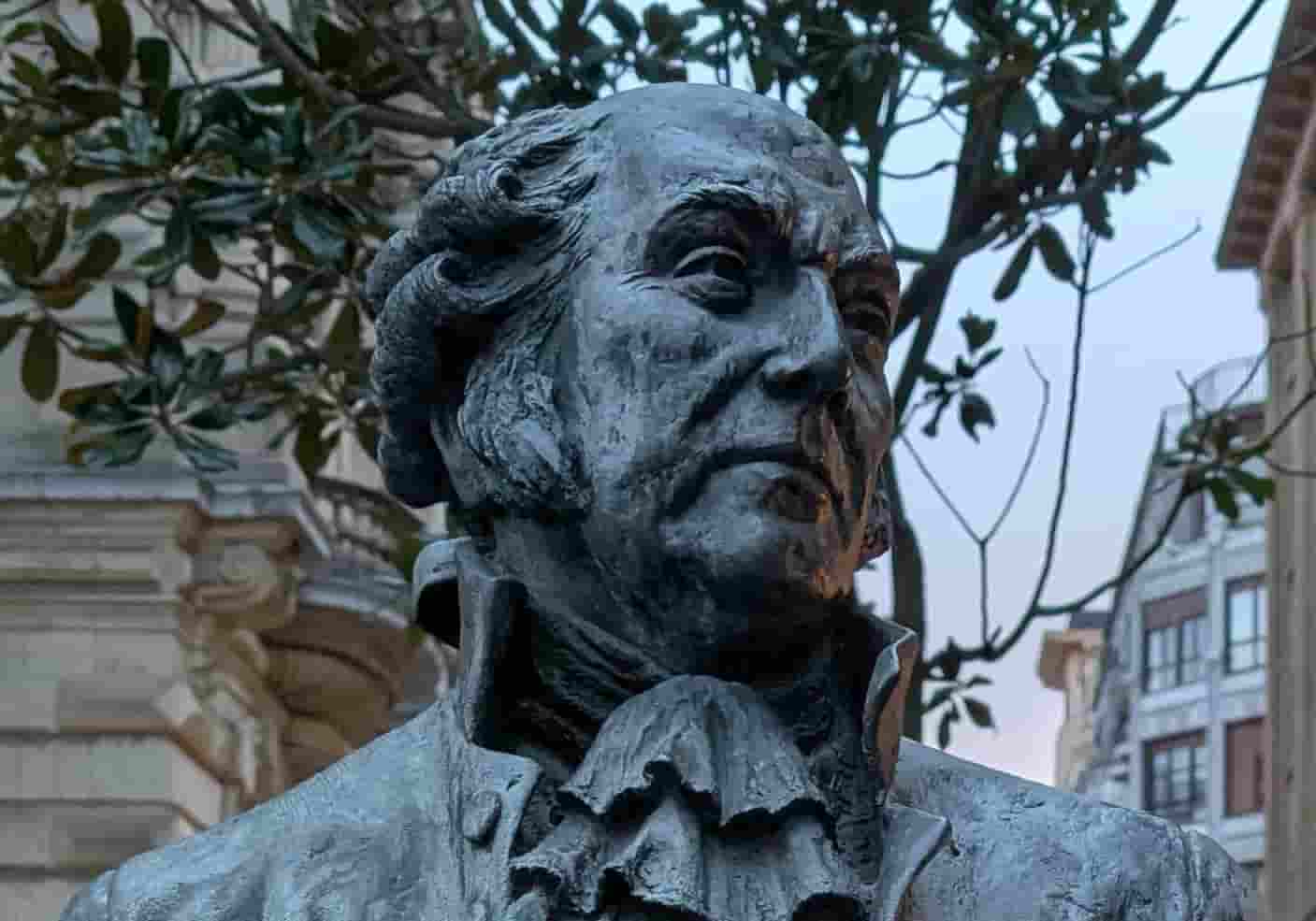 Sculpture of John Adams, downtown Bilbao.